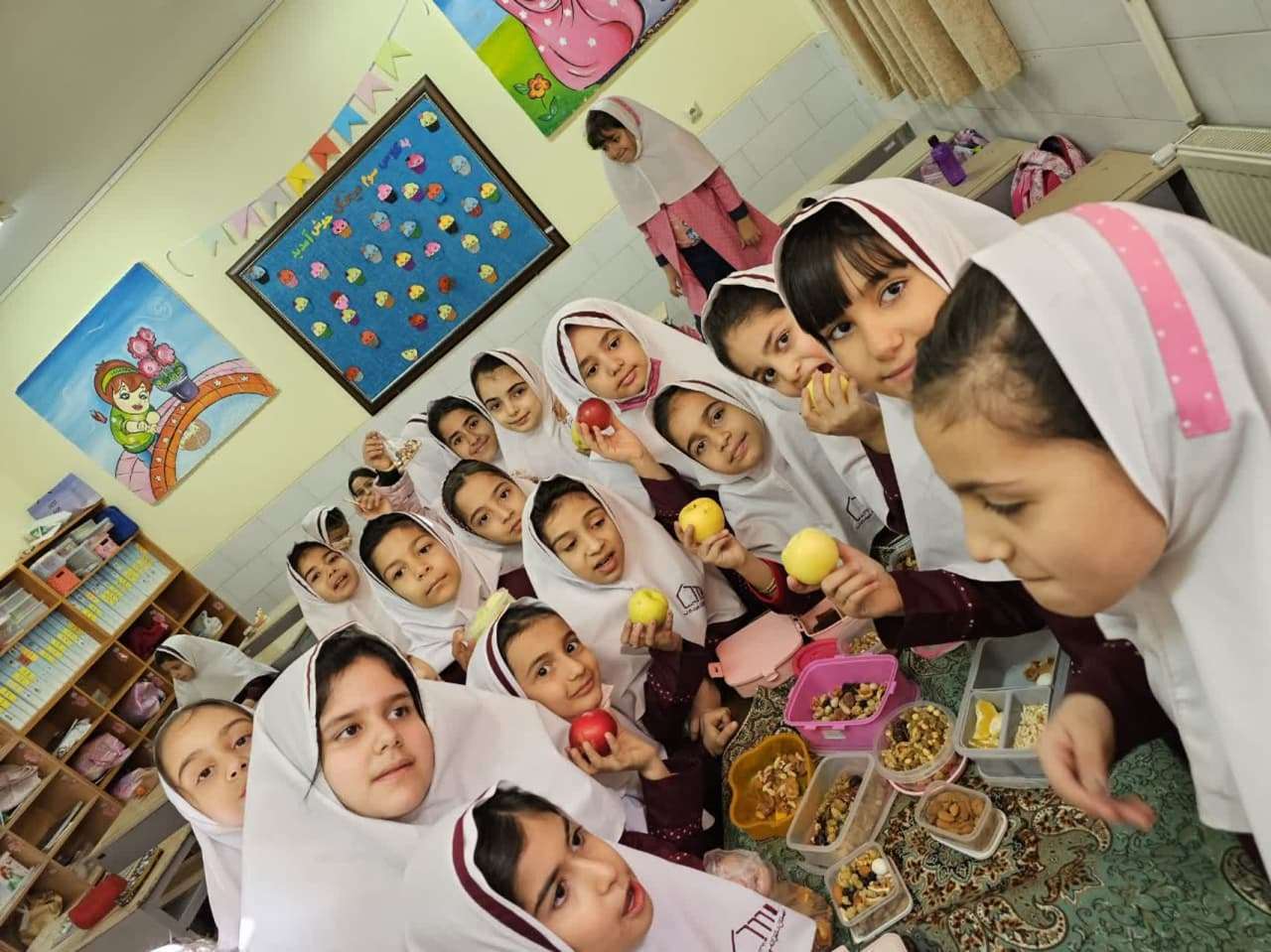 ترویج فرهنگ مصرف میان وعده سالم