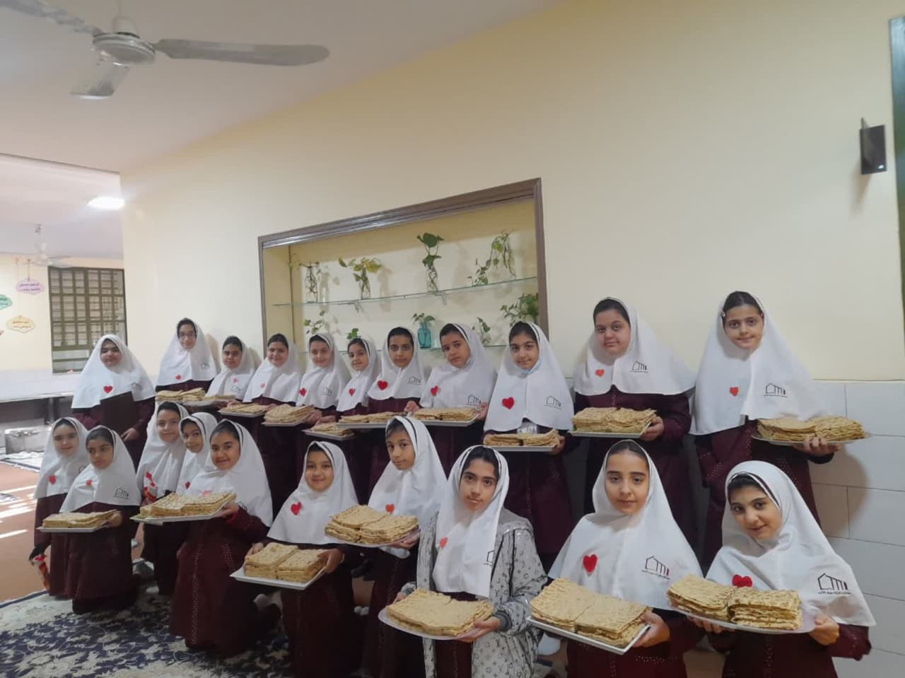 صبحانه ی هماهنگ با میزبانی دانش آموزان پایه ی پنجم شمیم